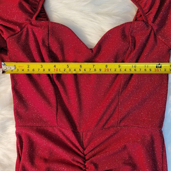 Elegant Red Long Sleeve Gown - Picture 11 of 15
